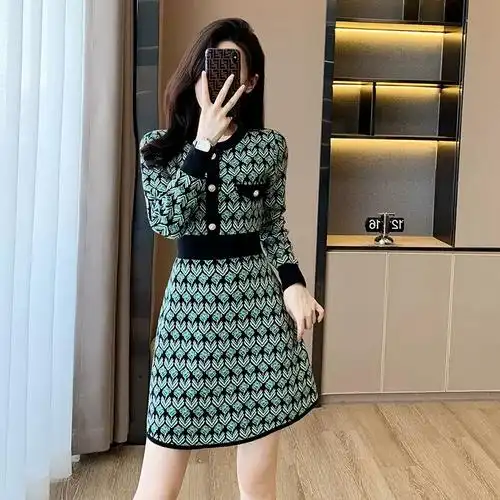 a字裙内搭韩版新款衣服针织打底裙子连衣裙中长款小香风春秋冬季