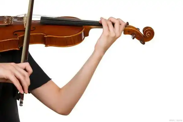 小提琴持弓的正确姿势