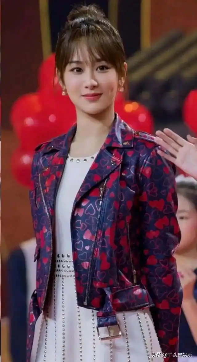 杨紫的小酒窝笑起来甜到你心坎了吗?