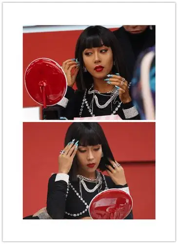 乘风破浪的姐姐-吉克隽逸蓝色美甲