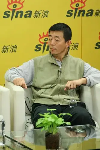 图文:顾长卫蒋雯丽做客新浪--顾长卫休闲打扮