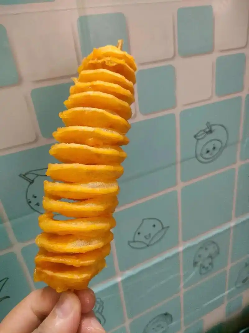 旋转薯塔 #纯手工制作美食 #嘎脆嘎脆 #做我的顾客我宠你 - 抖音