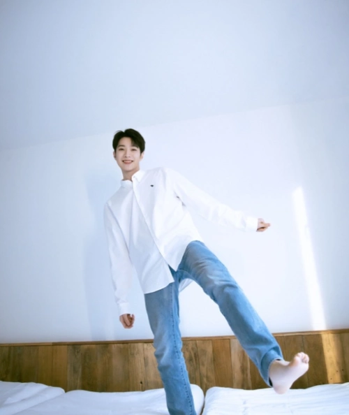 "奶罐"也长大了,赖冠霖斜系领带贼撩人,男性荷尔蒙爆棚