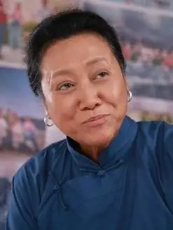 婆婆(王丽云饰演)