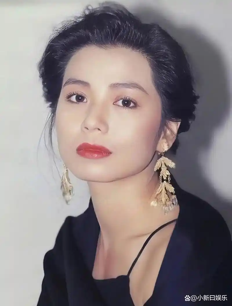 钟楚红年轻时有多美?被誉为"香港梦露"