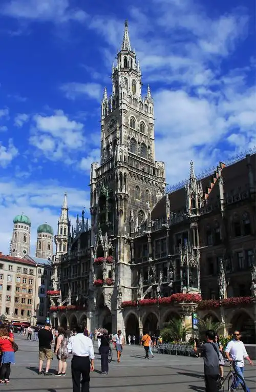 其它 欧洲行——慕尼黑 写美篇        圣母教堂就是上图我这张照片中