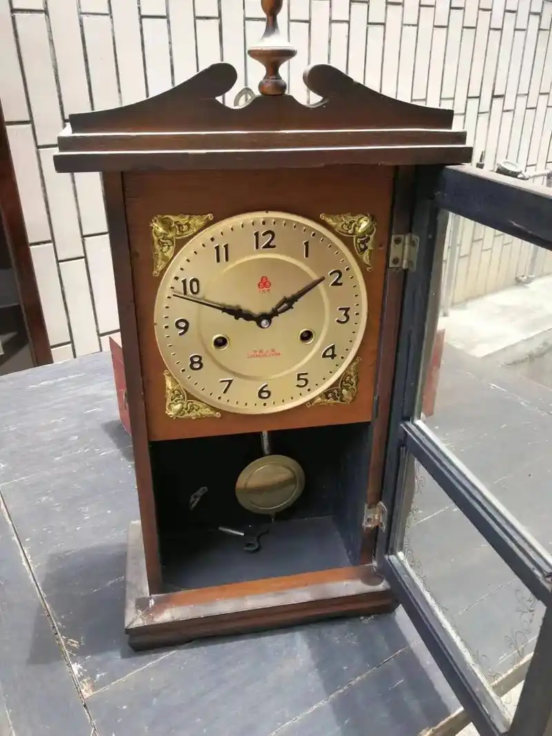 上海555座钟,一切正常使用138元.#钟表 #老物件 #晒 - 抖音
