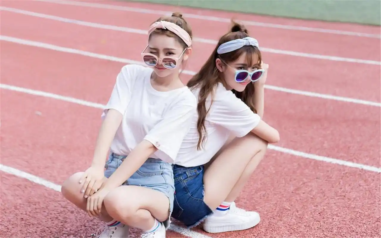 好闺蜜清新系美女写真高清桌面壁纸图片下载