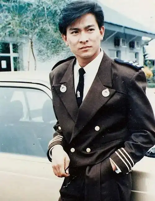 刘德华:被媒体"神化"的艺人,不吃,不喝,不睡觉,靠呼吸能活60岁