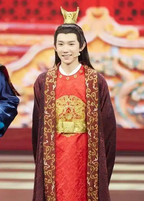 王源你这一身造型好帅,小鲜肉很适合古装哦,帅气_色调_感觉_人们