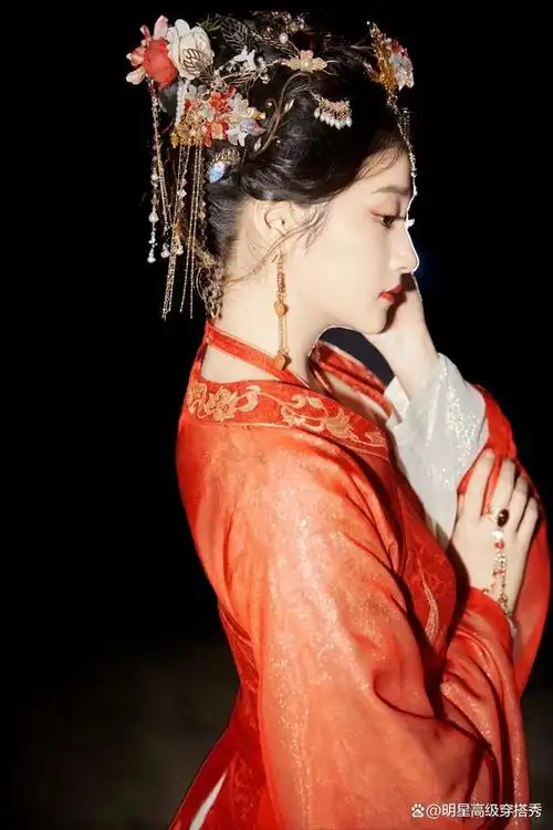 网友们纷纷感叹,关晓彤的古装仪态实在是太美了,更有不少人期盼她能