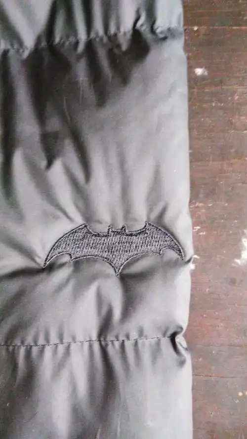 补衣服 专业羽绒服破洞修补 羊毛衫织补 电脑绣花打版绣补 布贴