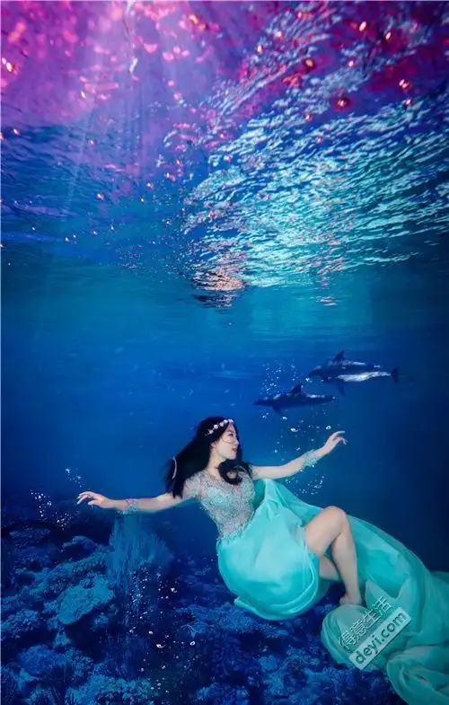 二次元少女的水下写真,美人鱼属性满点!