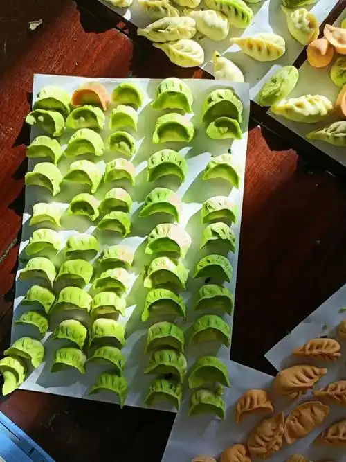 今天冬至饺子也开始内卷库尔勒人的冬天从一盘饺子开始