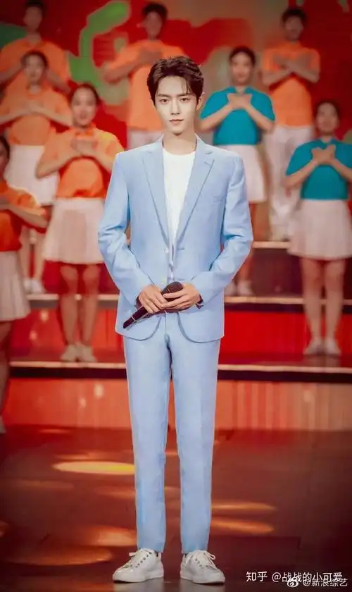 有没有肖战全身图哇