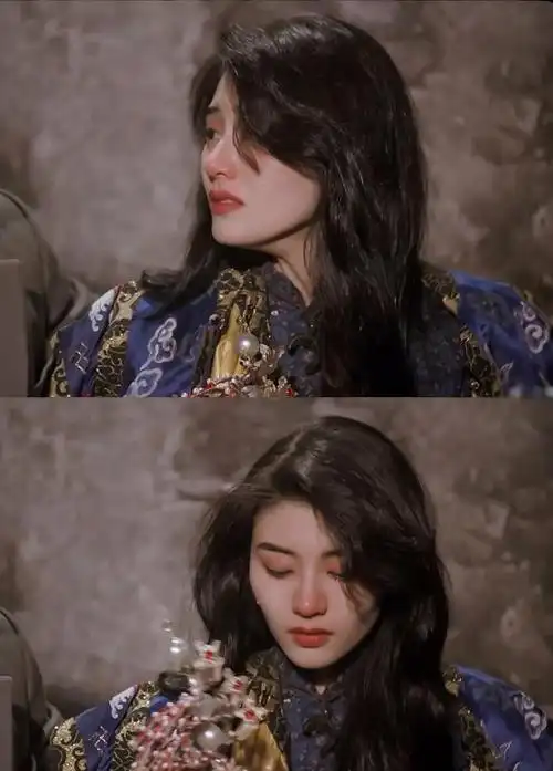 李嘉欣深夜晒素颜照,本想扮少女却被皱纹出卖!是50岁该有的样子