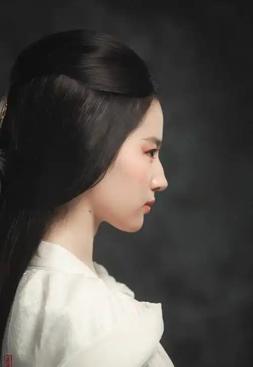 《铜雀台》中的刘亦菲,翩若惊鸿,美得让人惊艳_貂蝉_角色_红衣