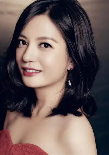 赵薇在大学校园时旧照,清纯模样像一张白纸,素颜同样超美