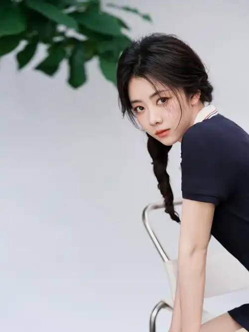 postcard#  炎炎夏日遇见明亮清爽,两小姐@谭松韵seven以一身运动polo