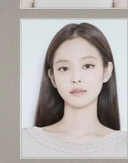 jennie证件照