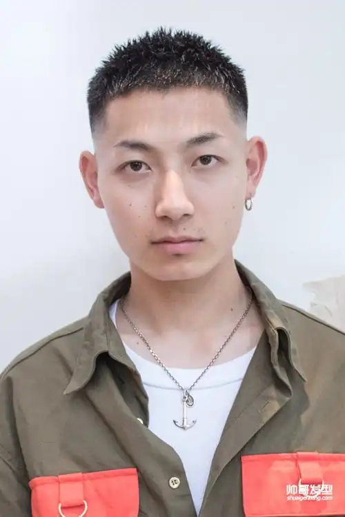 男生短发怎么剪好看男生超短的发型图片