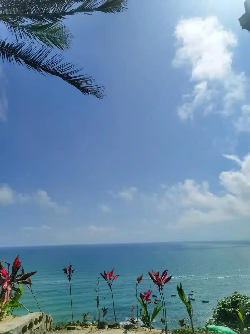 美翻了燕子洞#阳光沙滩海浪 #抖音记录我的日常生活 #海边随 - 抖音