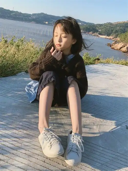 9岁刘楚恬私服清新又简单,森女风竟比模特还好看