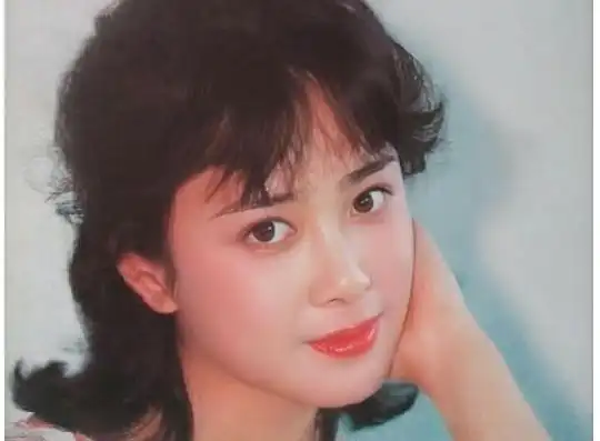 最美妲己傅艺伟,如何自毁前程,她的故事远比你想的更恶劣