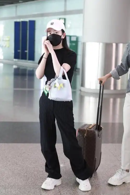 2021年7月22日,张檬机场街拍.