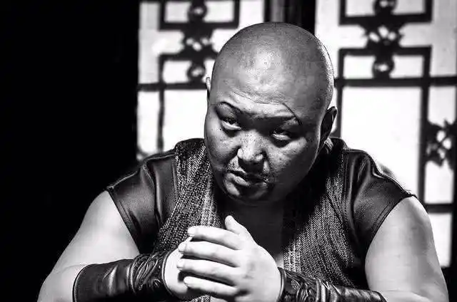 天生长相凶狠27岁出演夏洛特烦恼爆红成为观众阴影