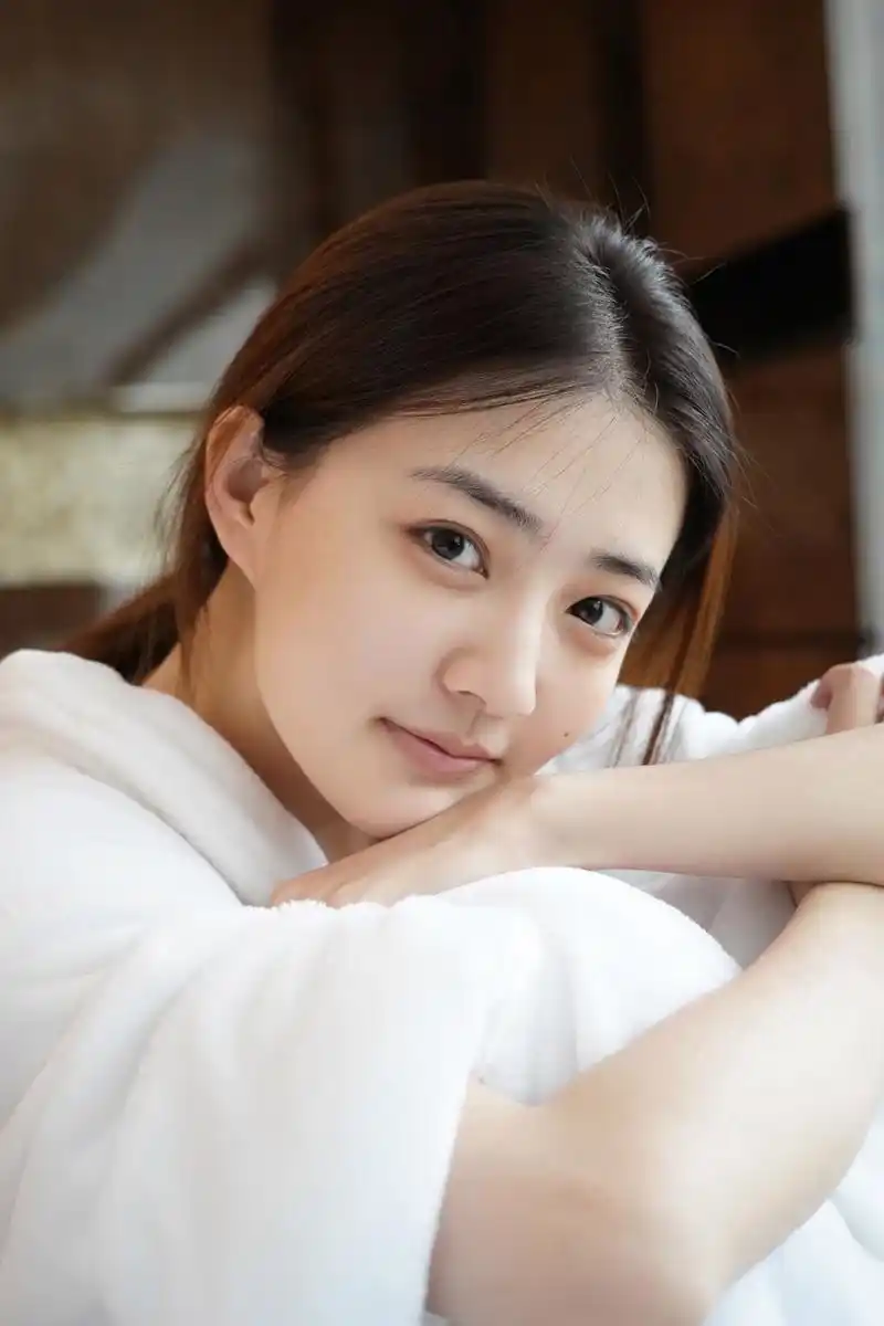 徐璐"起床照"曝光徐璐素颜出镜徐璐徐璐表情可爱徐璐笑容甜美徐璐气质