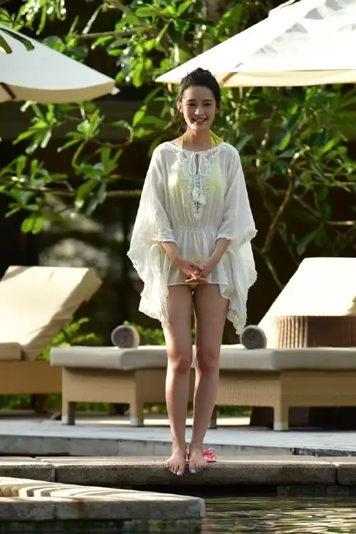 给魏大勋吹头发的是李沁