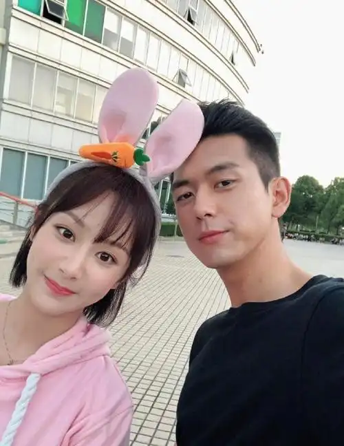 "童颜夫妇"最强售后!李现连续6年为杨紫庆生2