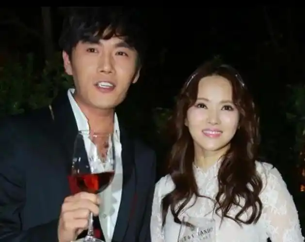 秦昊跻身"顶流",再也不怕被钱砸了,秘诀是有个"爱作"的太太 - 章子怡