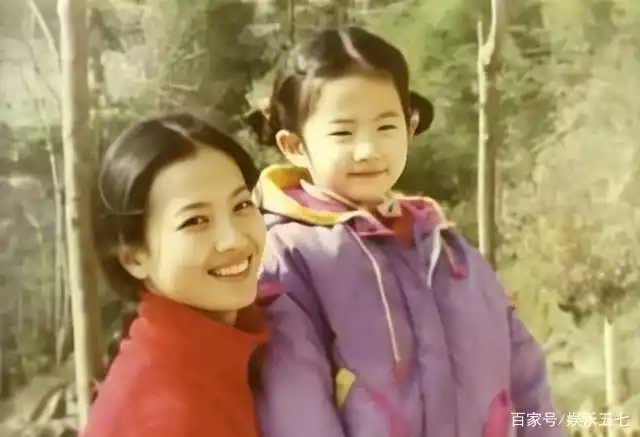 第二个刘亦菲?杨采钰捡起刘亦菲扔掉的资源,今成豪门阔太力压她