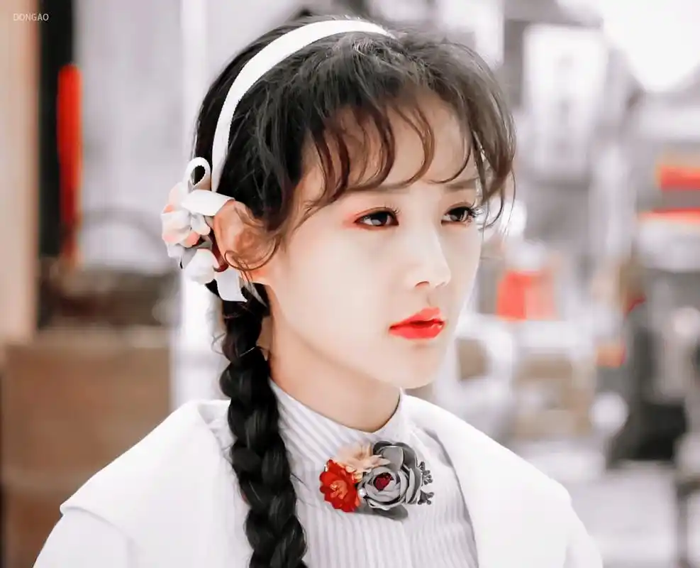 李一桐的出道剧《半妖倾城》谁还没看过,当年真是一眼惊艳