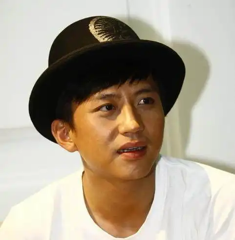 邓超其实除了吴磊,娱乐圈还有很多虽然发福了依旧很帅气的男明星,下面