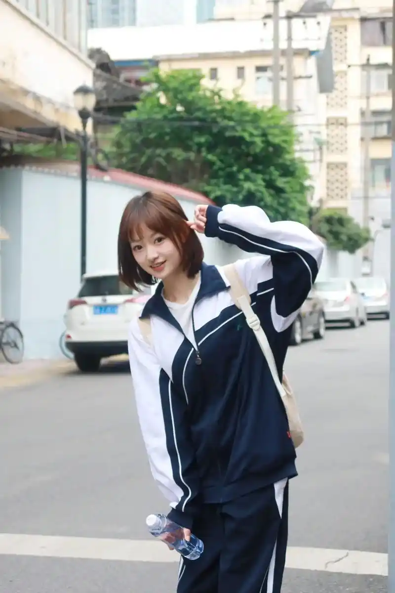 你的初恋是短头发吗 #校服 #分享照片 - 抖音