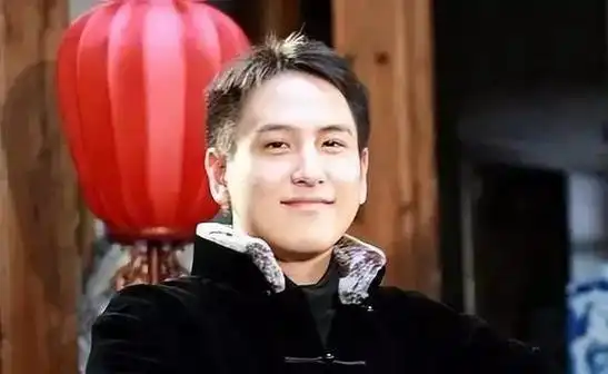 他继承130多套上海房产,每套价值过亿,如今39岁还是单身|公子|汤珈铖