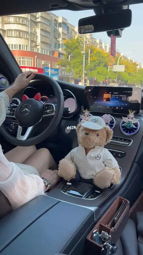 老歌越听越有味,旧人越想越无情 #手握方向盘的女孩子