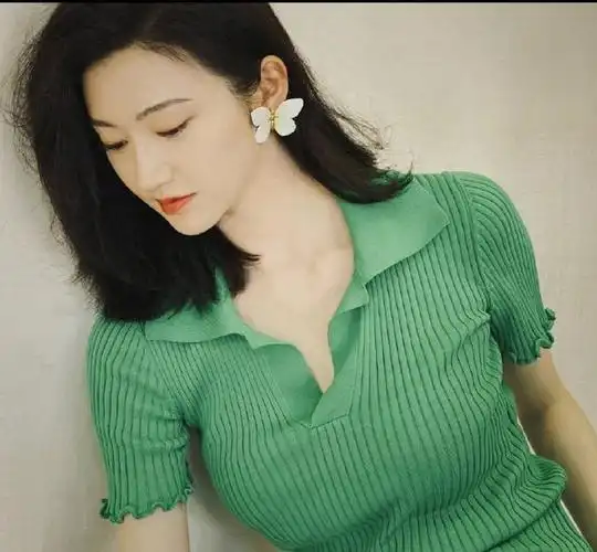 知名演员景甜评论巴以冲突惹争议,大尺度言论很勇猛,评论区沦陷