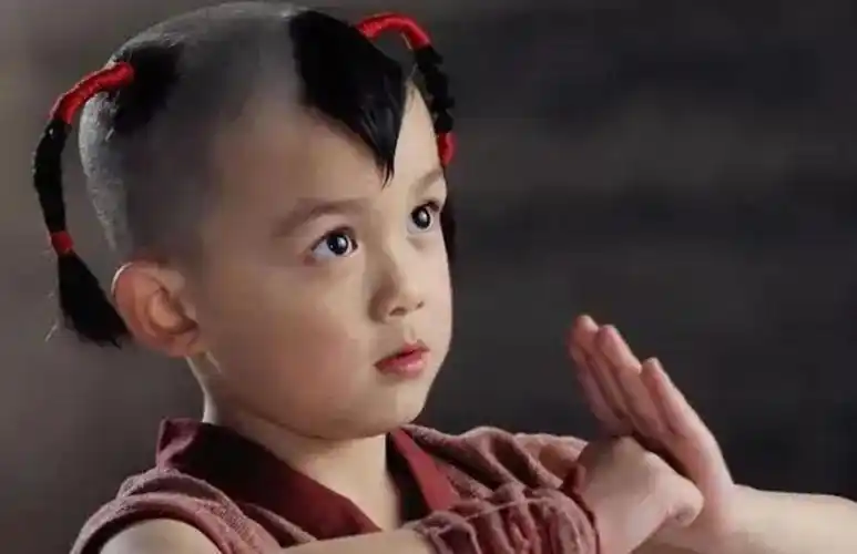 你能想到,有一天这些词,全是用来夸赞当年的"红孩儿""小飞流"——吴磊