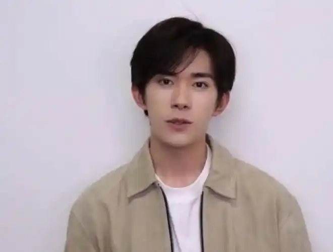 易烊千玺 米兰时装周