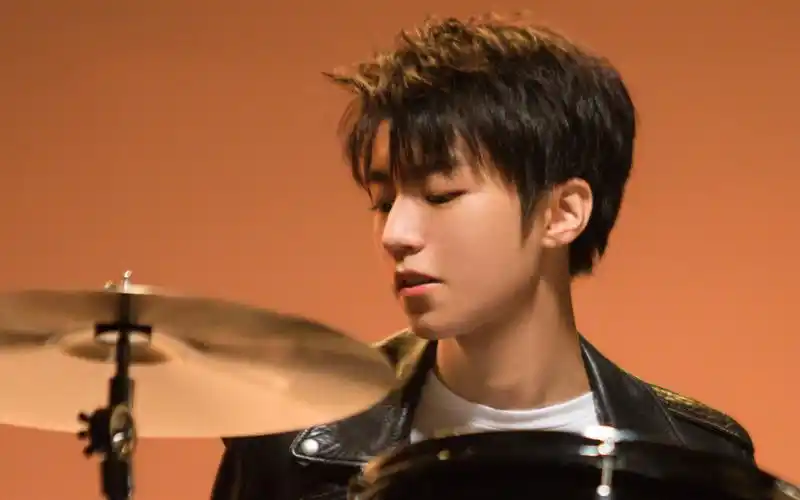 tfboys王俊凯帅气写真图片桌面壁纸