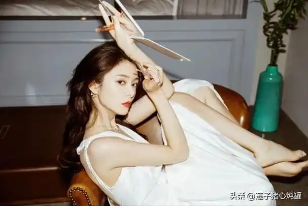 傅菁|一袭白裙,朦胧纯净的美
