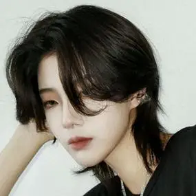 日系超帅假发女中性狼尾发鲻鱼头气质发型减龄中分刘海短直发头套