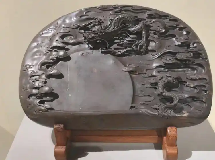 雕刻思想 琢磨生活——专访新晋中国工艺美术大师,肇庆端砚艺术大师