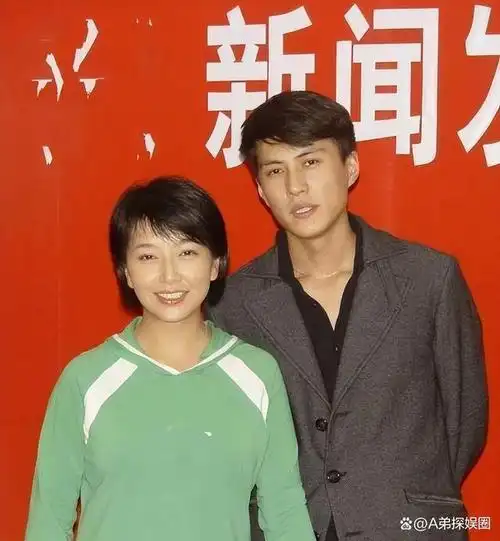 演员田小洁从工人转为演员娶女神江珊为妻妥妥人生赢家