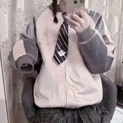 拿手机遮住脸qq女头像