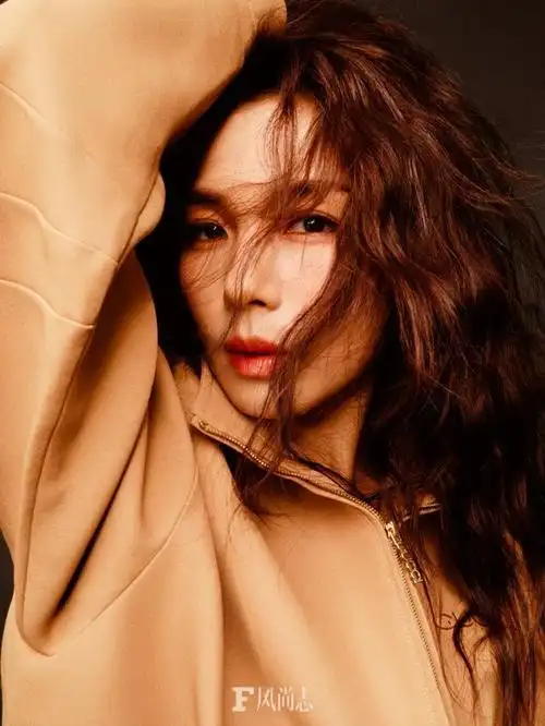 美女演员刘涛今日最新杂志大片出炉啦!涛姐好美啊!